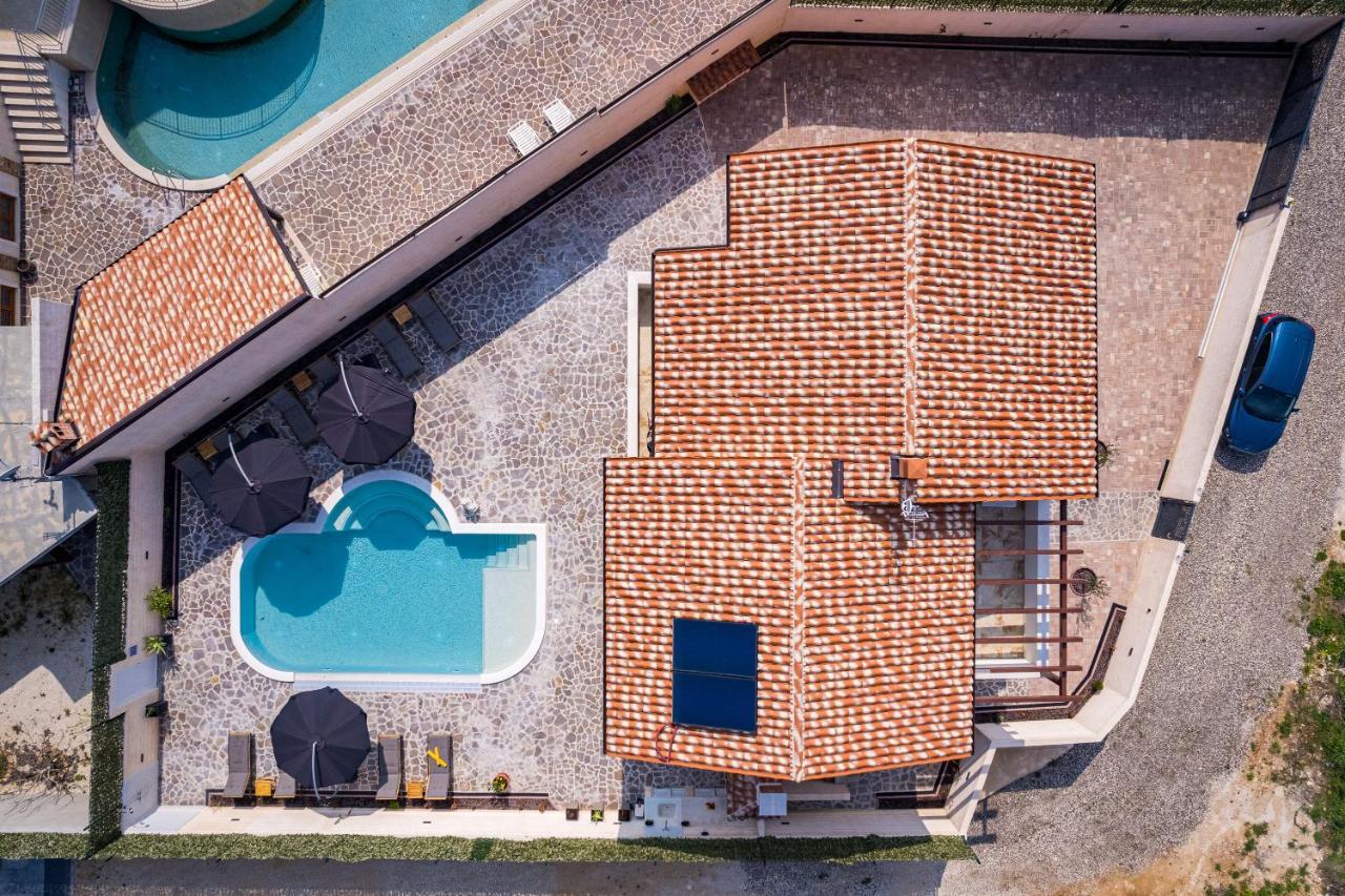 Villa Nur Pula Exterior foto